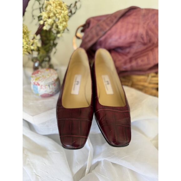 Etienne Aigner Burgundy Croc-Embossed Heels, Classic Vintage Style - Picture 3 of 12